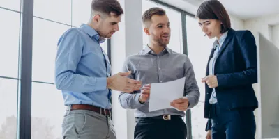 Alles over het addendum bij een arbeidsovereenkomst in 2026. Ontdek de juridische regels, praktische stappen en voorbeelden voor werkgevers.