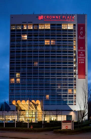 Crowne plaza hotel