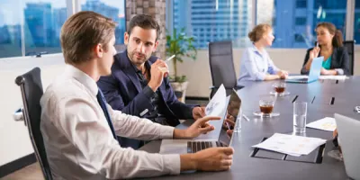 Alles over de prikklokverplichting. Ontdek wat de deze verplichting 2027 betekent voor je sector en kies de juiste software.
